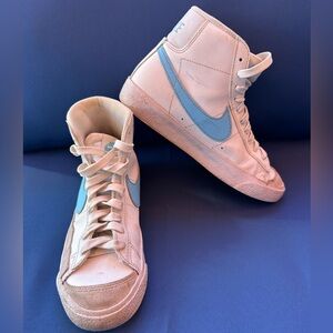 Nike Size 4 Kids White and Blue High-Top Sneakers